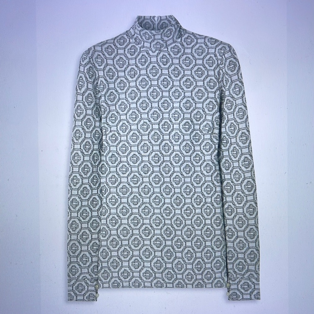 Mock Neck Printed Long-Sleeve Top in Light Gray